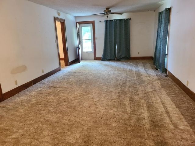 1118 E 12th Ave, Winfield, KS 67156