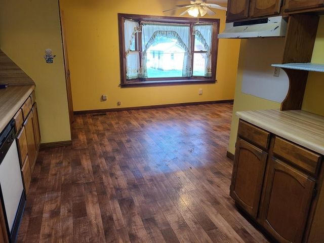 1118 E 12th Ave, Winfield, KS 67156