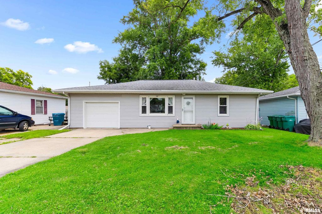 200 RACILL Court, East Peoria, IL 61611
