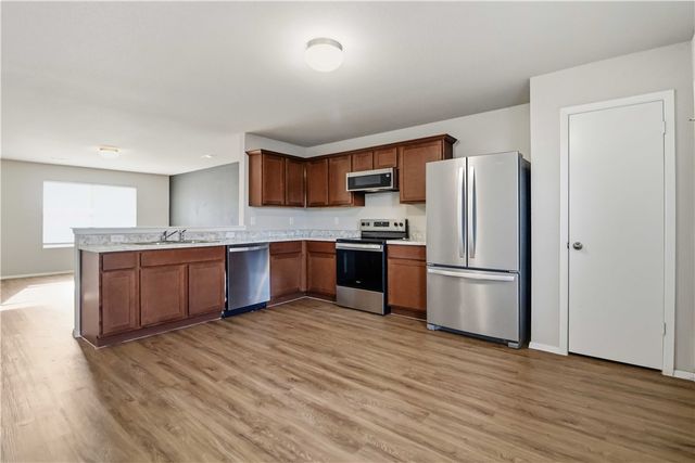 2004 S B Place, Rogers, AR 72758