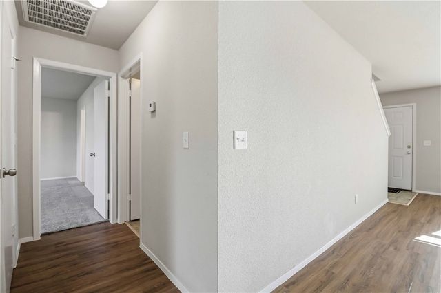 2004 S B Place, Rogers, AR 72758