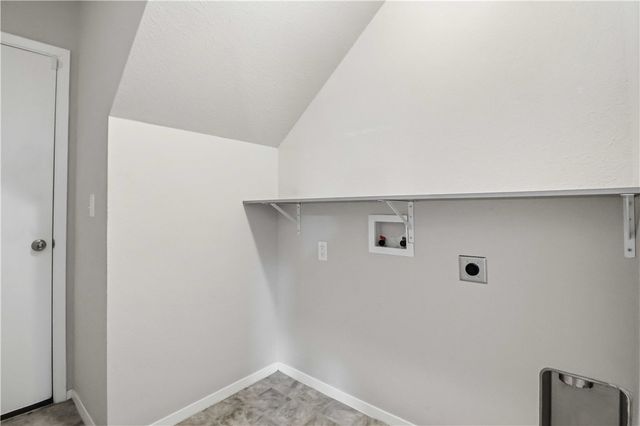 2004 S B Place, Rogers, AR 72758