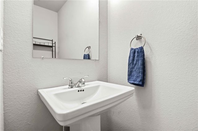 2004 S B Place, Rogers, AR 72758