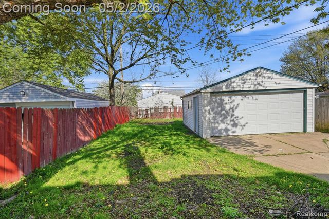 27540 Kaufman Street, Roseville, MI 48066