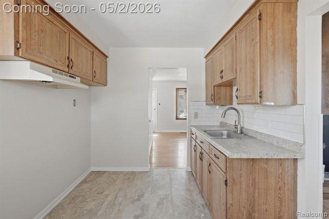 27540 Kaufman Street, Roseville, MI 48066