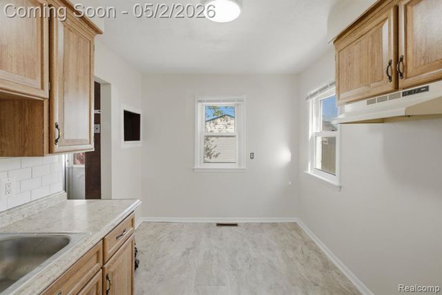 27540 Kaufman Street, Roseville, MI 48066