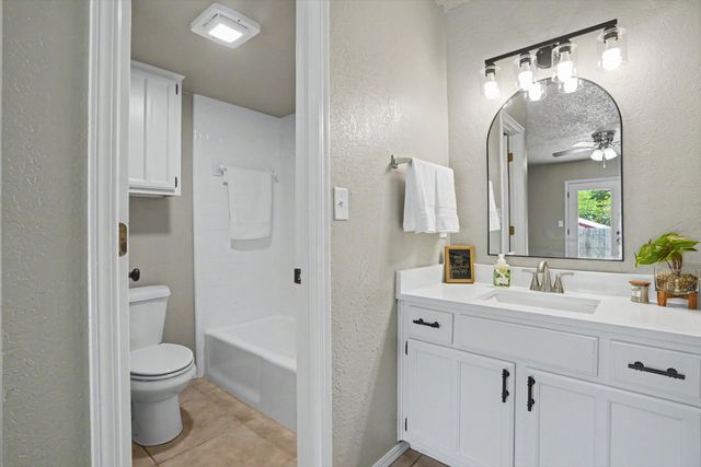 3028 W 69th Street, Tulsa, OK 74132