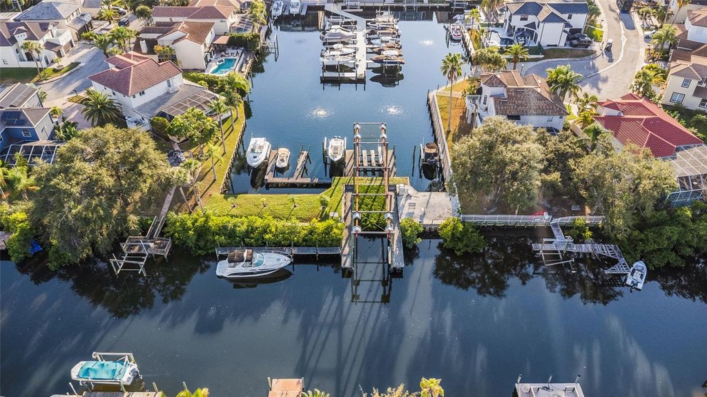 Image 49 of property listing at 5801 CAY COVE COURT, Tampa, FL 33615