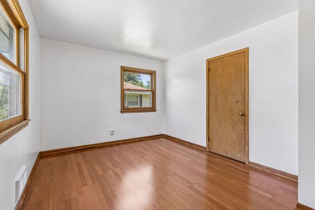 4002 Nevada Avenue N, New Hope, MN 55427