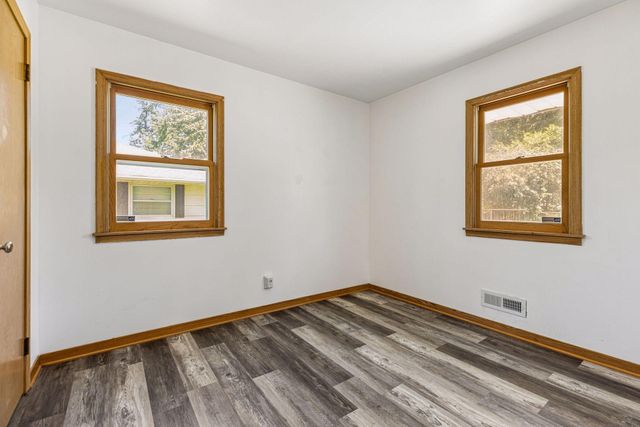4002 Nevada Avenue N, New Hope, MN 55427