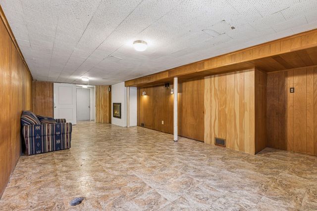 4002 Nevada Avenue N, New Hope, MN 55427