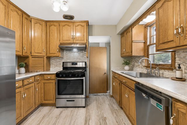 4002 Nevada Avenue N, New Hope, MN 55427