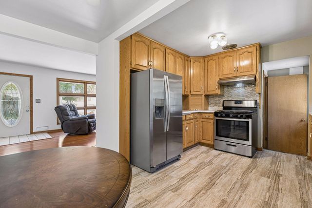 4002 Nevada Avenue N, New Hope, MN 55427