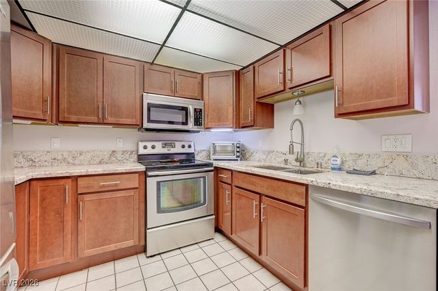 3930 University Center Drive 804, Las Vegas, NV 89119