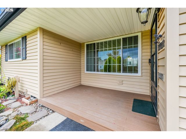 1967 ASTOR Way, Woodburn, OR 97071