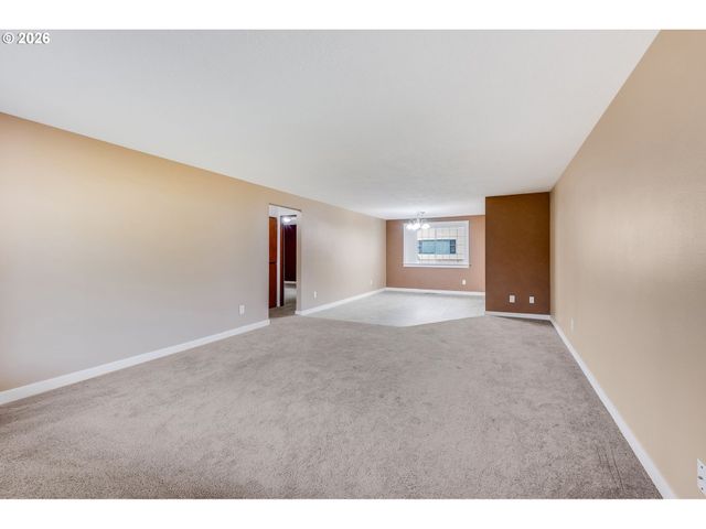 1967 ASTOR Way, Woodburn, OR 97071