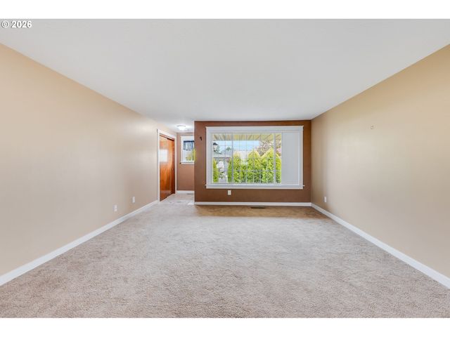 1967 ASTOR Way, Woodburn, OR 97071