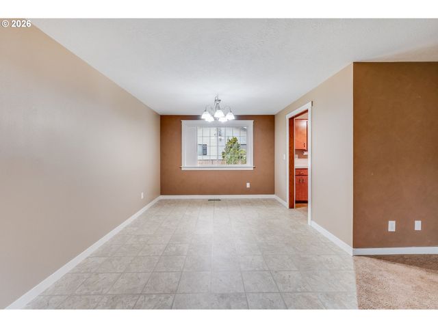 1967 ASTOR Way, Woodburn, OR 97071
