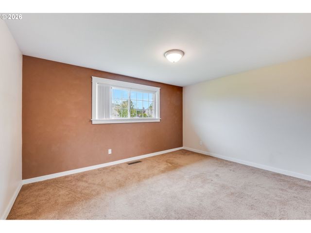 1967 ASTOR Way, Woodburn, OR 97071
