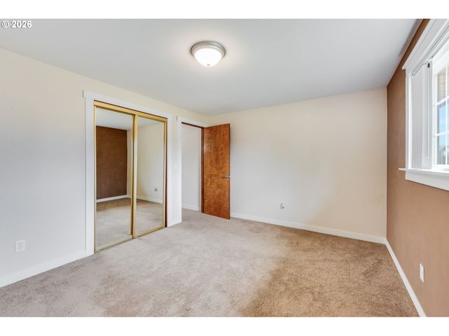 1967 ASTOR Way, Woodburn, OR 97071