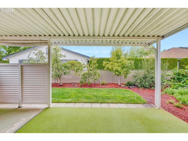 1967 ASTOR Way, Woodburn, OR 97071