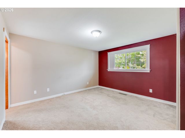 1967 ASTOR Way, Woodburn, OR 97071