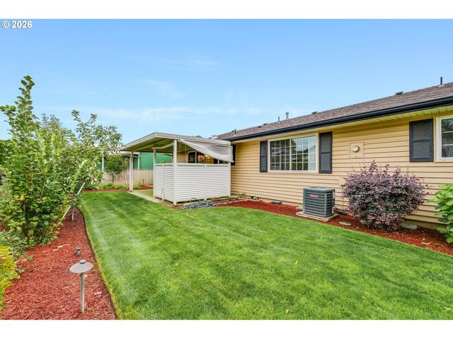 1967 ASTOR Way, Woodburn, OR 97071