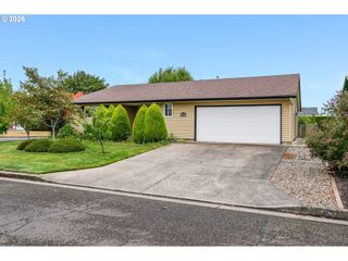 1967 ASTOR Way, Woodburn, OR 97071