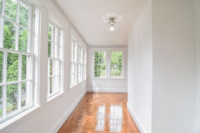 19 Stoneleigh Rd, Watertown, MA 02472