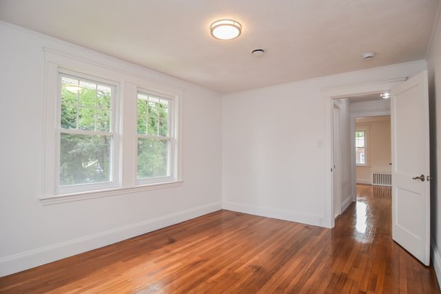 19 Stoneleigh Rd, Watertown, MA 02472