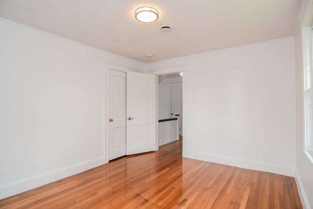 19 Stoneleigh Rd, Watertown, MA 02472
