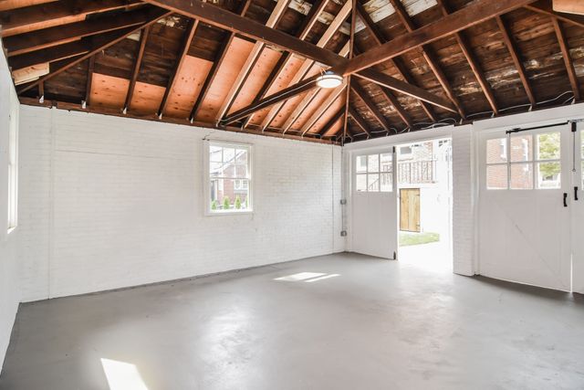 19 Stoneleigh Rd, Watertown, MA 02472