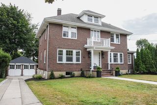 19 Stoneleigh Rd, Watertown, MA 02472