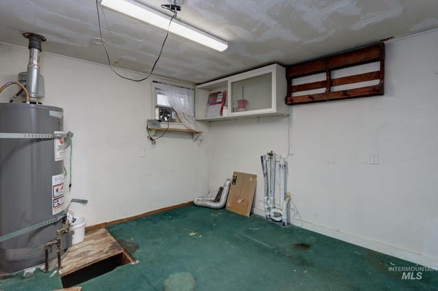146 NW 9th St, Ontario, OR 97914