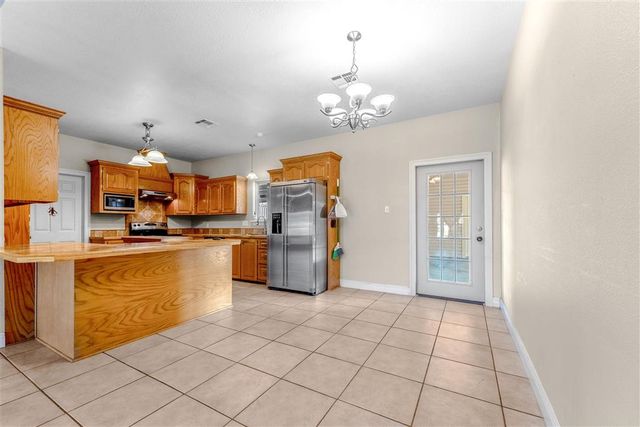 800 E 2nd Street, Iowa, LA 70647