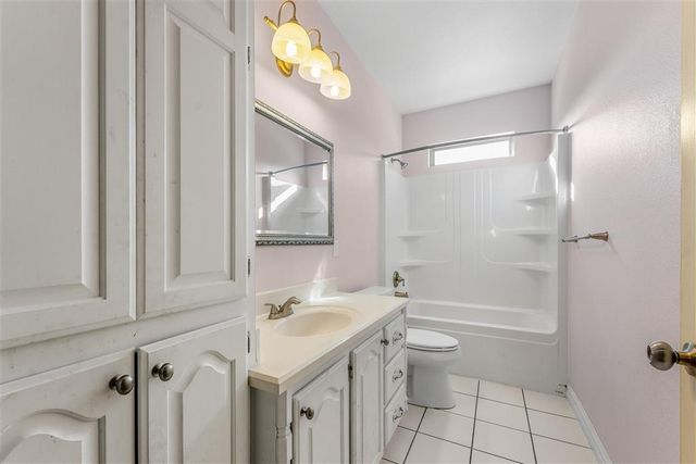 800 E 2nd Street, Iowa, LA 70647