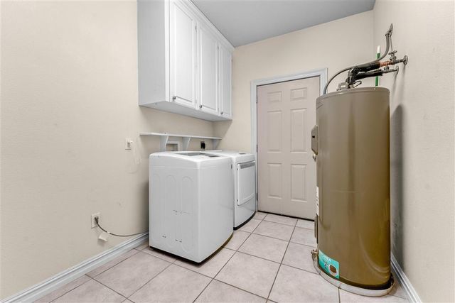 800 E 2nd Street, Iowa, LA 70647