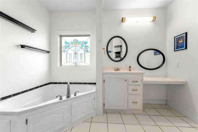 800 E 2nd Street, Iowa, LA 70647