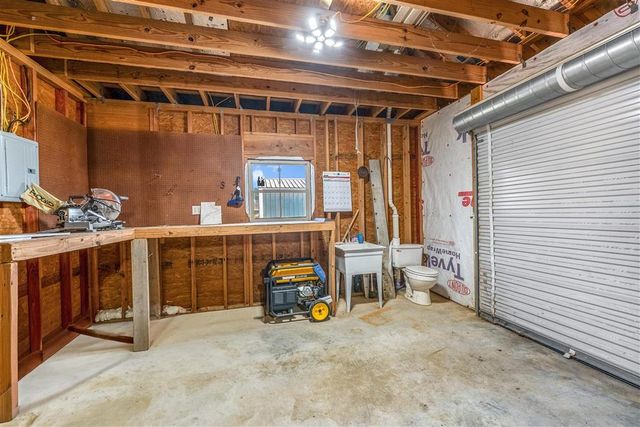 800 E 2nd Street, Iowa, LA 70647