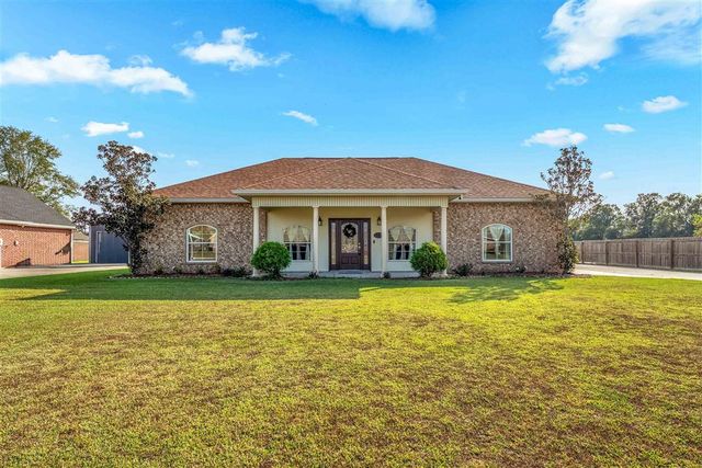 800 E 2nd Street, Iowa, LA 70647