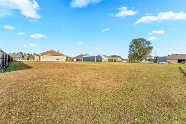 800 E 2nd Street, Iowa, LA 70647