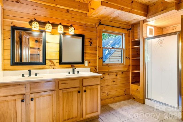 447 Hidden Lake Parkway, Nebo, NC 28761