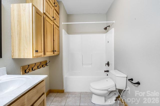 447 Hidden Lake Parkway, Nebo, NC 28761