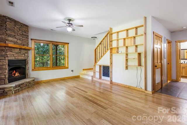 447 Hidden Lake Parkway, Nebo, NC 28761