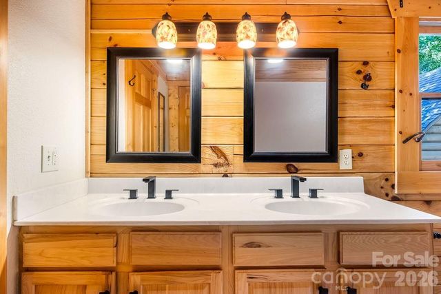 447 Hidden Lake Parkway, Nebo, NC 28761