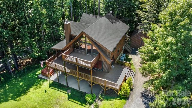 447 Hidden Lake Parkway, Nebo, NC 28761