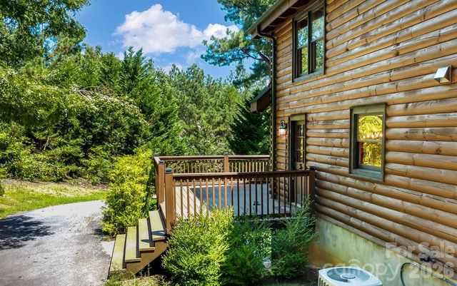 447 Hidden Lake Parkway, Nebo, NC 28761