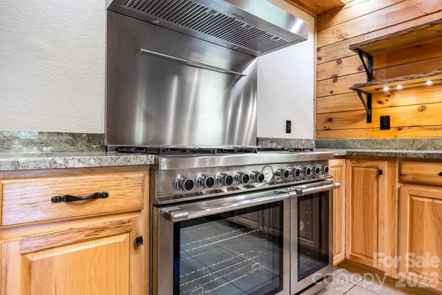 447 Hidden Lake Parkway, Nebo, NC 28761