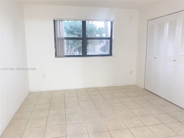 7215 NW 179th St 206, Hialeah, FL 33015