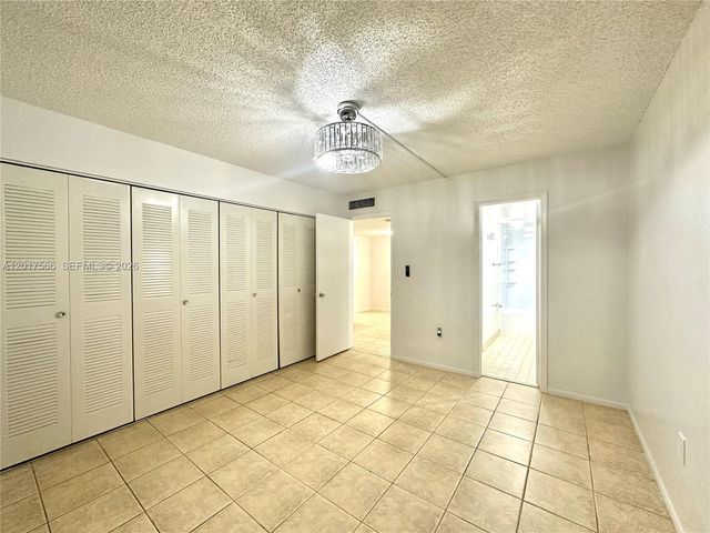 7215 NW 179th St 206, Hialeah, FL 33015